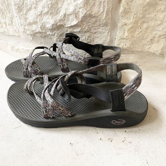 Chaco Women's Gray Pink Aztec Z/Cloud X2 Sandal Toe Loop Strappy Hiking Shoes 11 - Picture 1 of 10